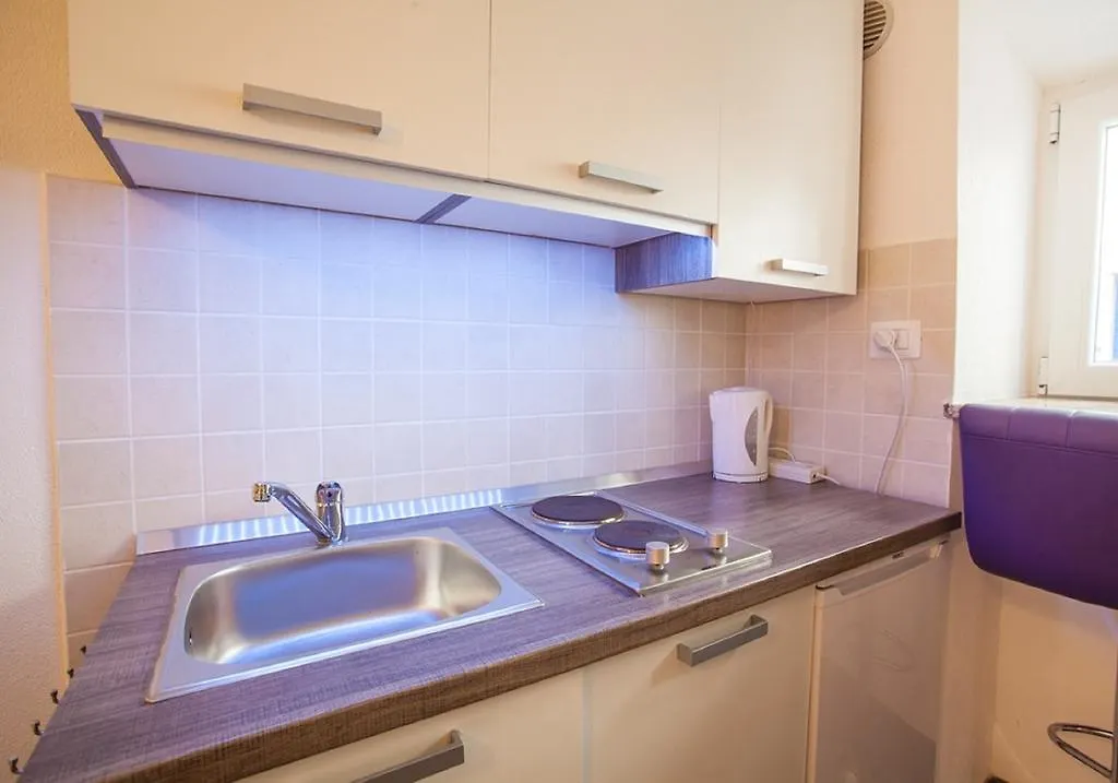 Honey Apartments Cres